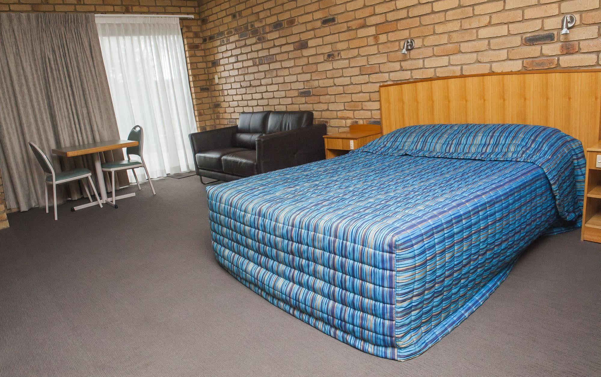 The Club Motor Inn Chinchilla Esterno foto